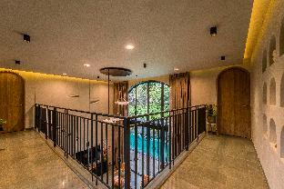 vana a lindsay manor