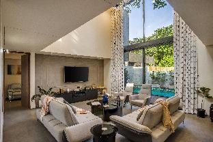 vana a lindsay manor