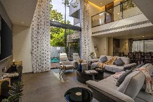 vana a lindsay manor