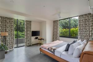 vana a lindsay manor