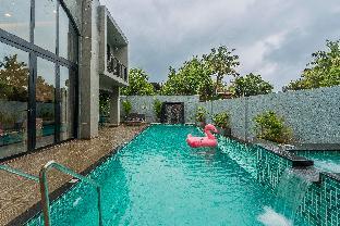 vana a lindsay manor