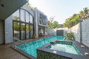 vana a lindsay manor