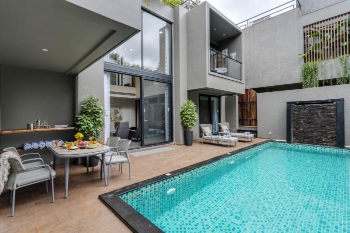 vana a lindsay manor