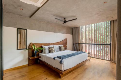 Vana - A Lindsay Manor,,5 star