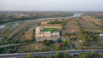 sumergarh resorts