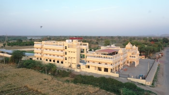 sumergarh resorts