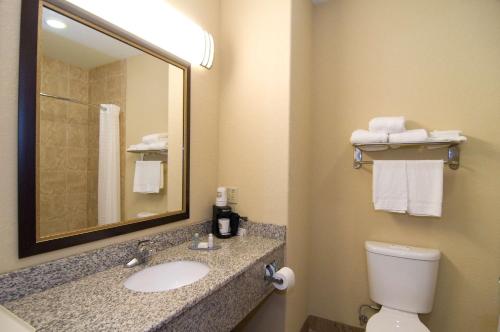 best western bastrop pines inn