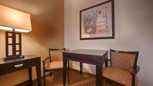 best western bastrop pines inn