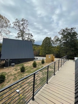 A Frame Of Mind,2400 Town Creek Church Rd,3 star