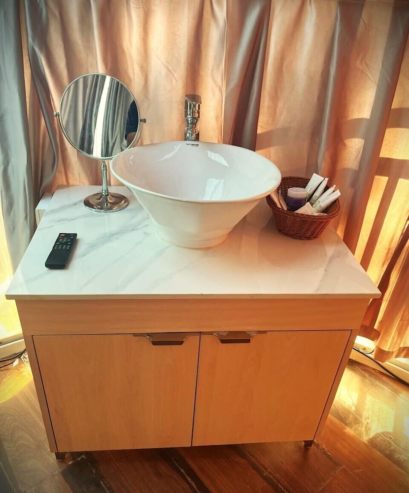 castle glamp by auroras resorts