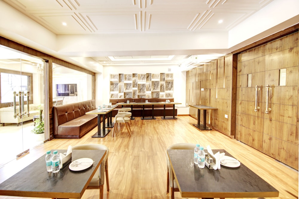 marks hotel and banquet
