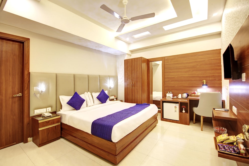 marks hotel and banquet