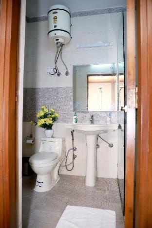 divine india service apartment 3bhk e28 saket 1b