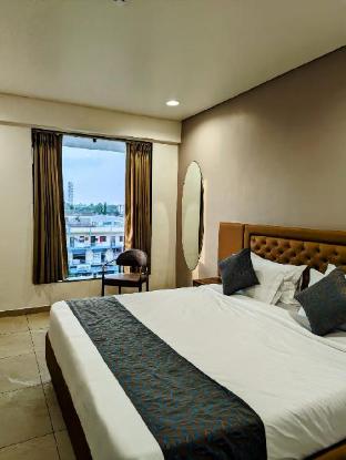 hotel majestic by nxtjen hospitality