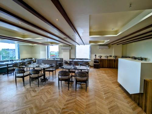 hotel majestic by nxtjen hospitality