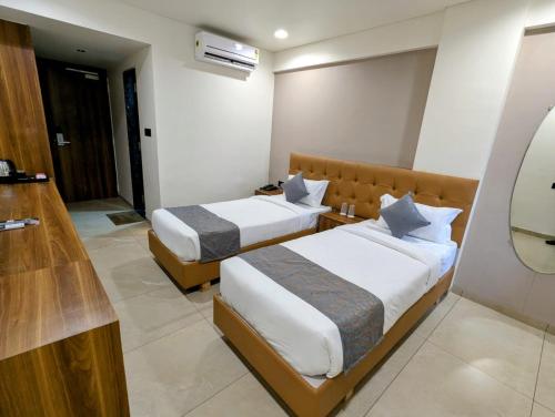 hotel majestic by nxtjen hospitality