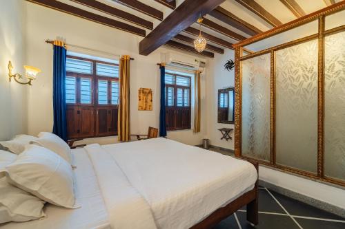 Rebel De Pondicherry,,2 star