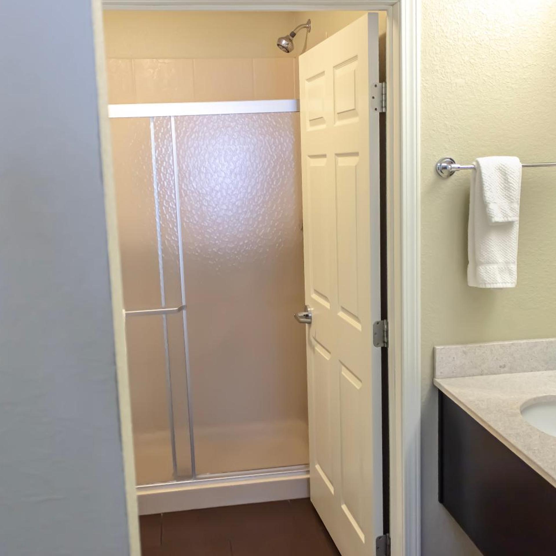 staybridge suites minot by ihg