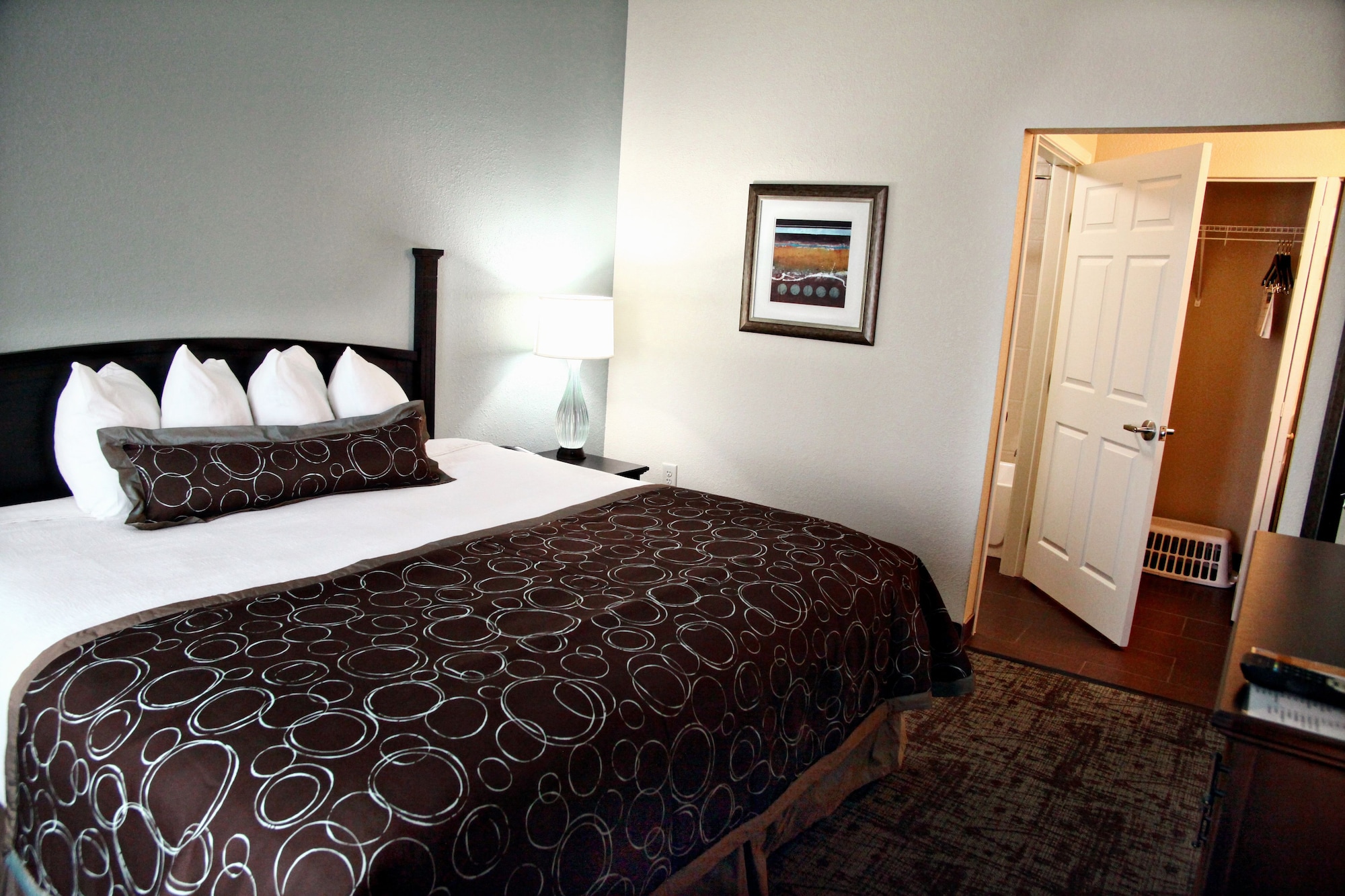 staybridge suites minot by ihg