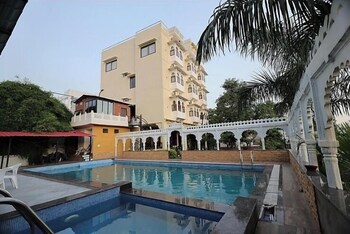 manas resort by rudrakshi