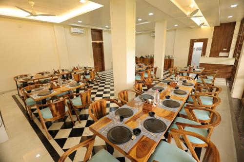 manas resort by rudrakshi