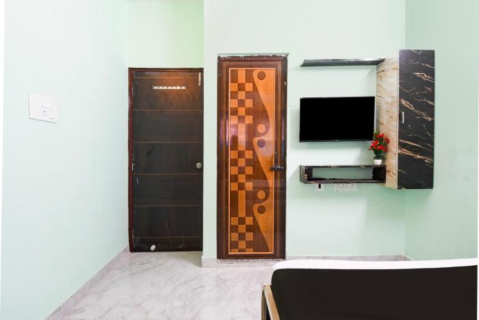 hotel o shivam regency near acropolis mall