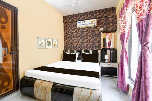Hotel O Shivam Regency Near Acropolis Mall,,4 star