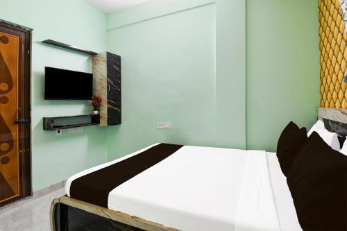 Hotel O Shivam Regency Near Acropolis Mall,,4 star