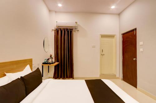 Collection O De Alphabet Hotel Ecil,,3 star