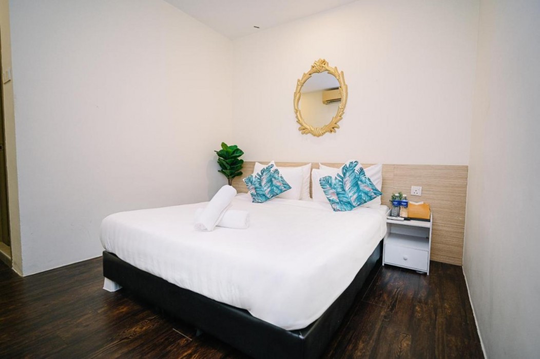swing and pillows z hotel cyberjaya
