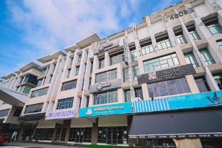 swing and pillows z hotel cyberjaya