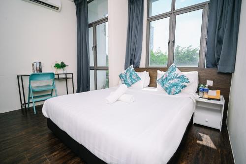 Swing & Pillows @ Z Hotel Cyberjaya,,2 star