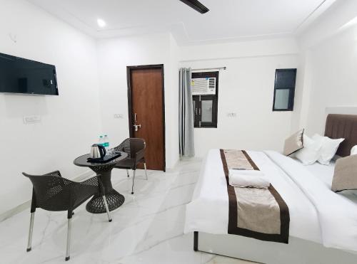 Hotel Krishna Tower,,3 star