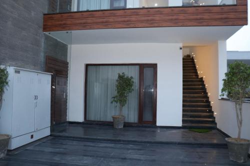 Ginger Garlic,,3 star