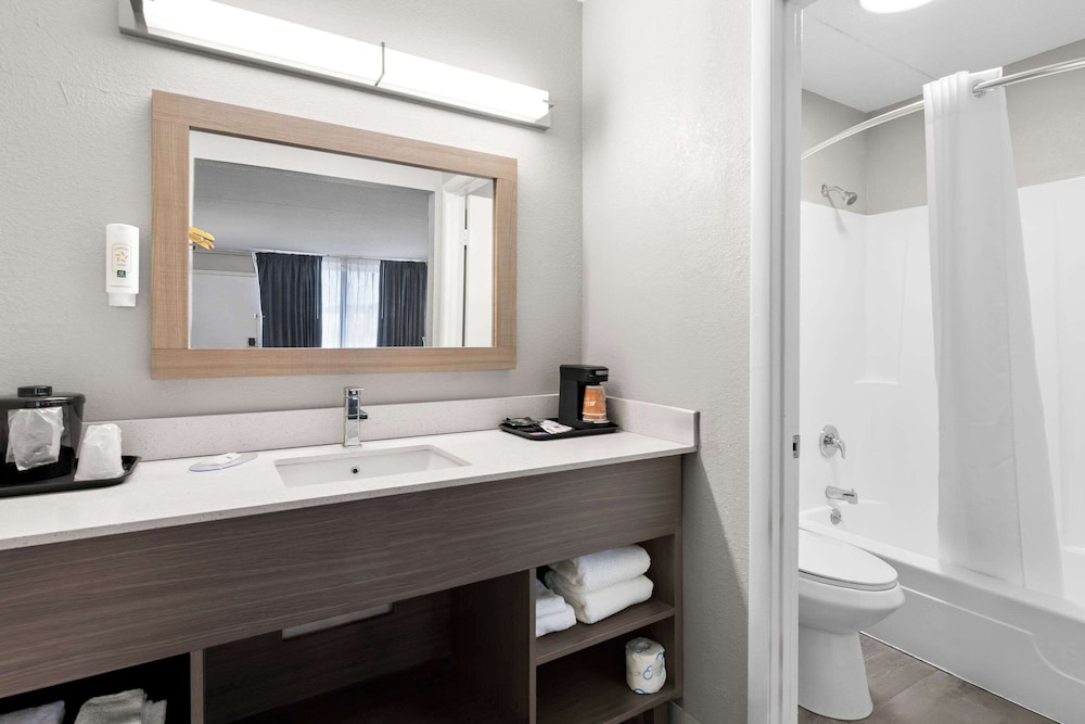 quality inn nashville opryland area