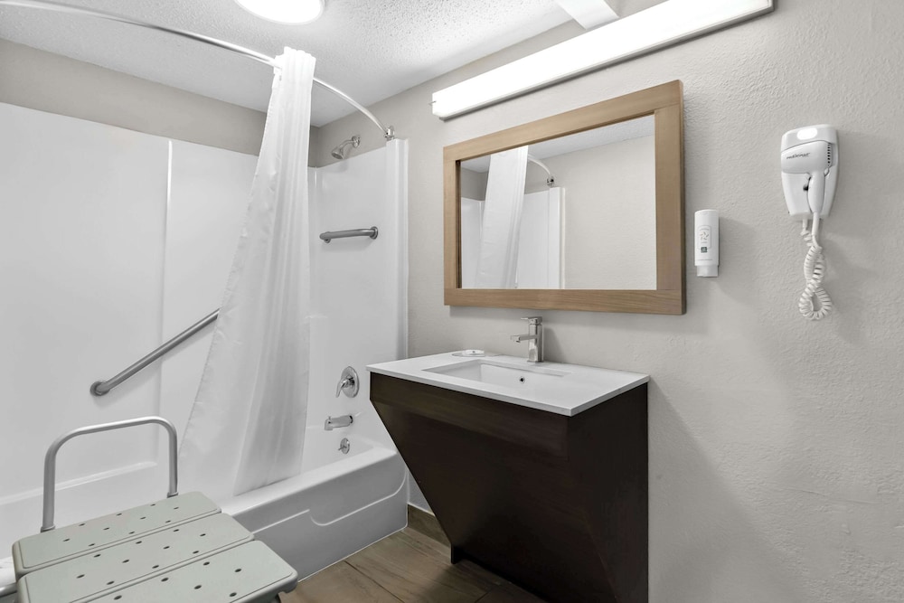 quality inn nashville opryland area