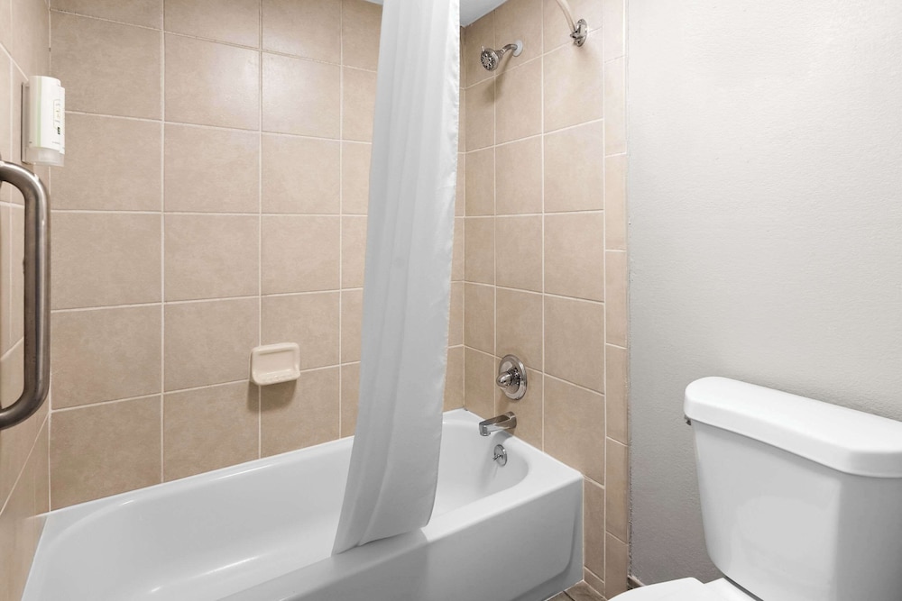 quality inn nashville opryland area