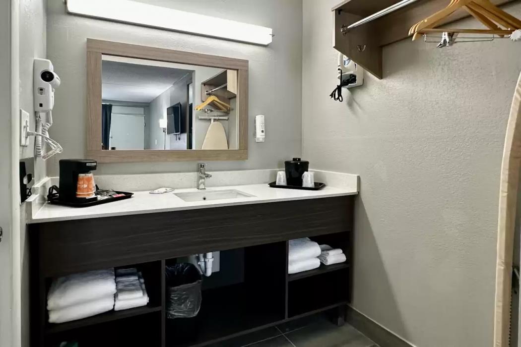 quality inn nashville opryland area