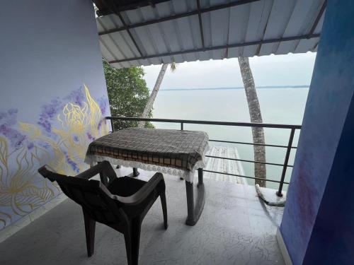 Santa Maria Hostel Munroe Island,,3 star