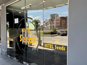 seeds hotel klang bayu perdana