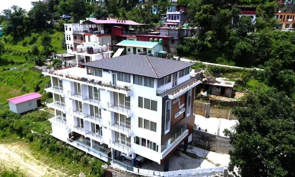 r narayan pleasant inn hotel guptkashi