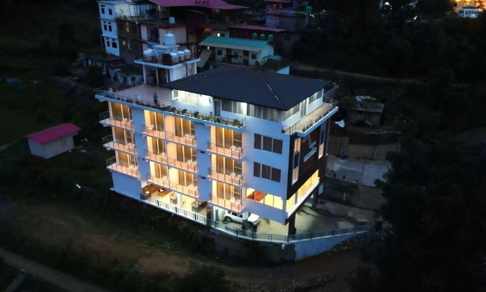 r narayan pleasant inn hotel guptkashi