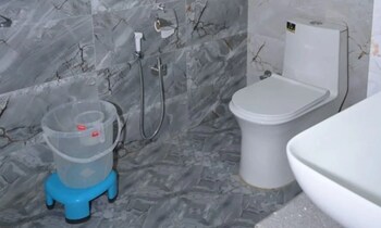 r narayan pleasant inn hotel guptkashi