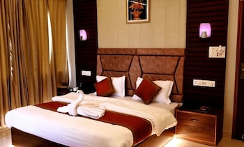 r narayan pleasant inn hotel guptkashi