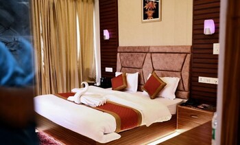 r narayan pleasant inn hotel guptkashi