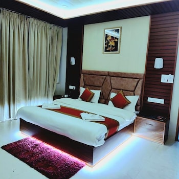 r narayan pleasant inn hotel guptkashi