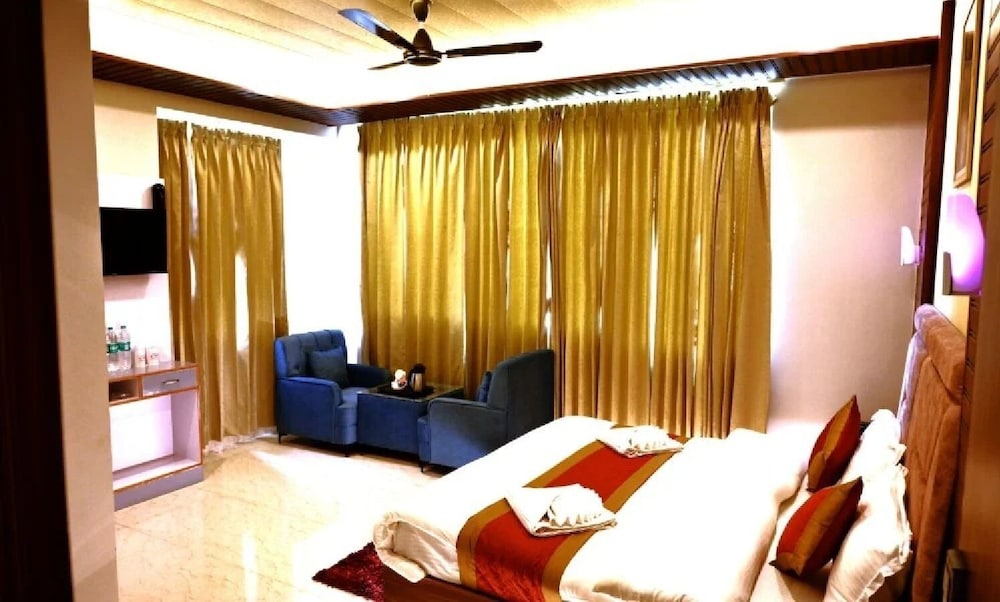 r narayan pleasant inn hotel guptkashi