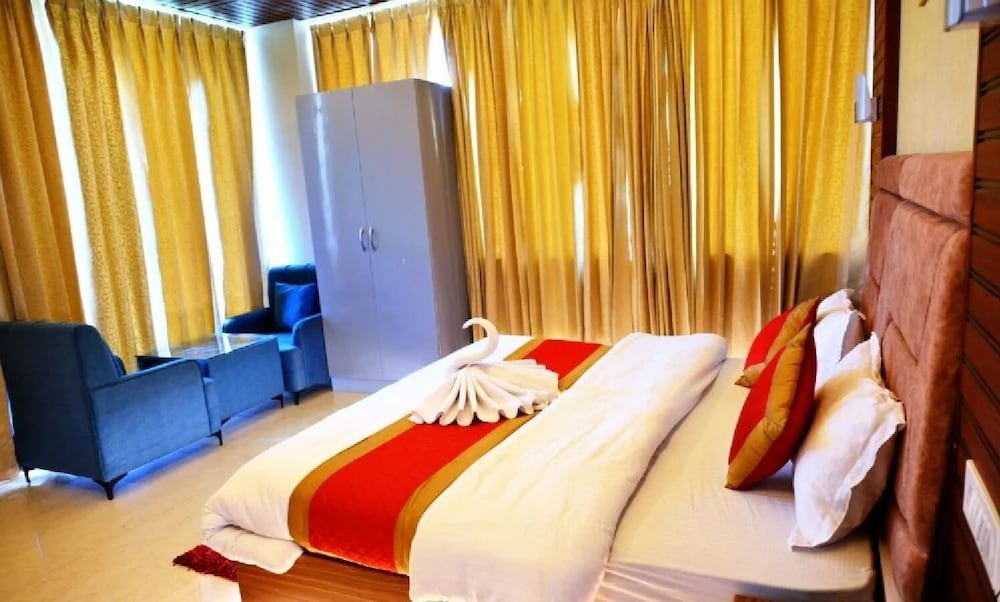 r narayan pleasant inn hotel guptkashi