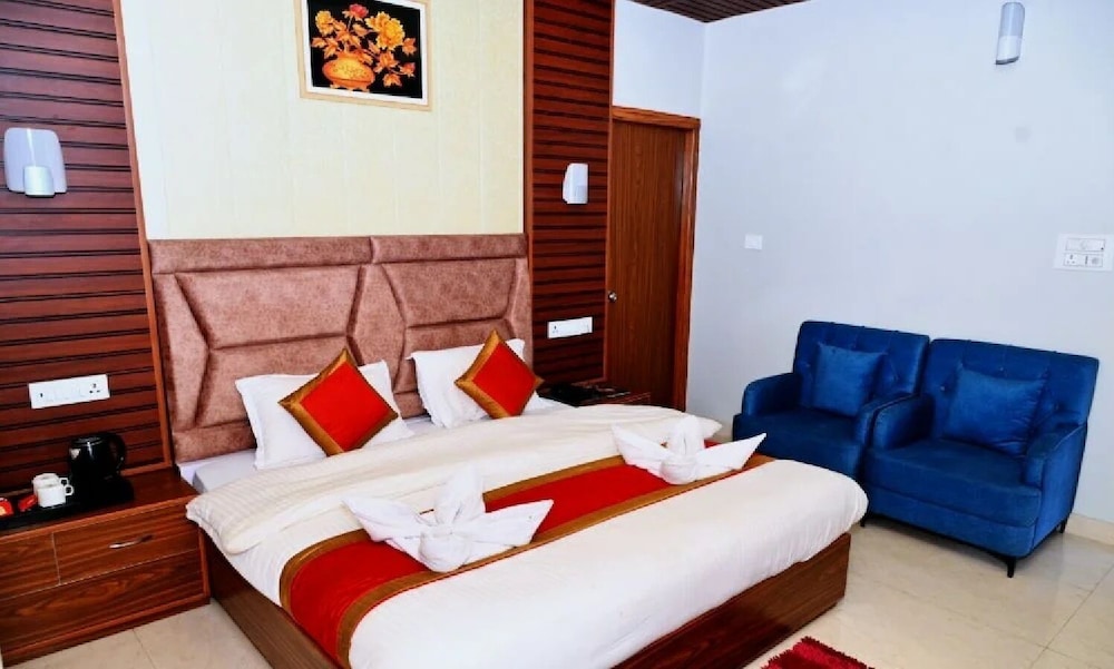 r narayan pleasant inn hotel guptkashi