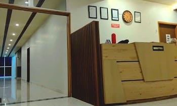 r narayan pleasant inn hotel guptkashi